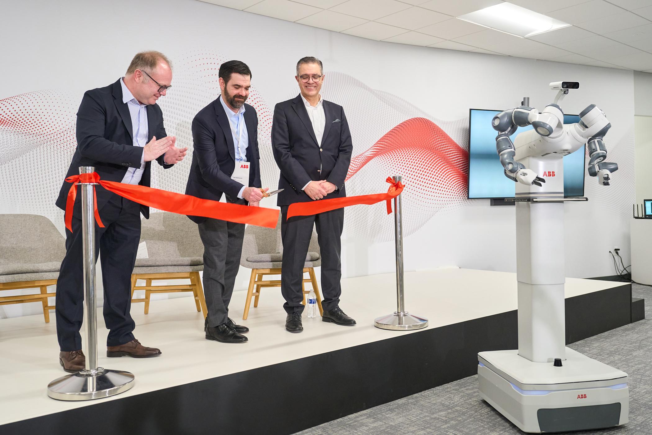 ABB Unveils Upgraded U.S. Robotics Facility to Reinforce Commitment to American Customers ABB Unveils Upgraded U.S. Robotics Facility to Reinforce Commitment to American Customers